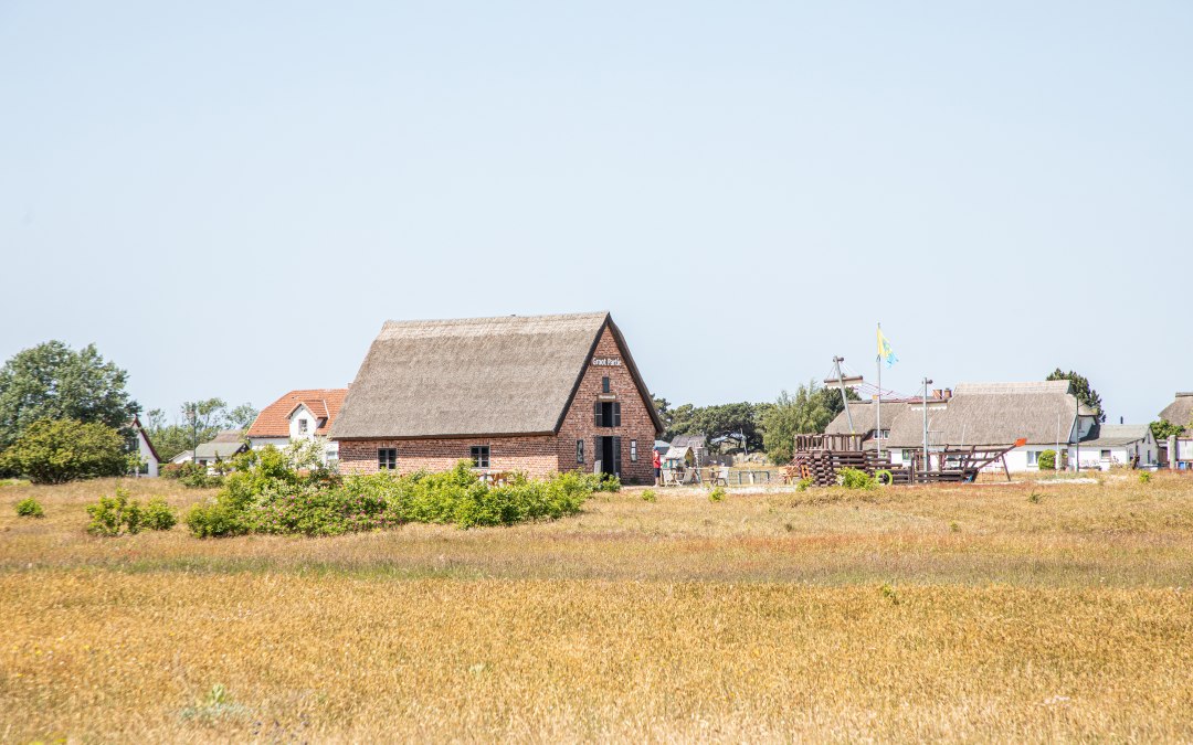 Poznaj wyspę Hiddensee podczas jednodniowej wycieczki ze Stralsundu., © Weiße Flotte GmbH