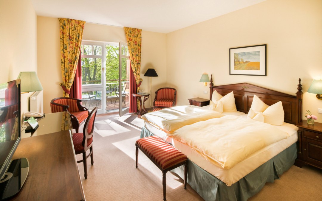 View into one of the rooms of the hotel Kurhaus am Inselsee, © Florian Busch