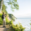 In harmony with nature: a journey of discovery along the high shore trail in the majestic Jasmund National Park, surrounded by the imposing chalk cliffs., © TMV/Roth