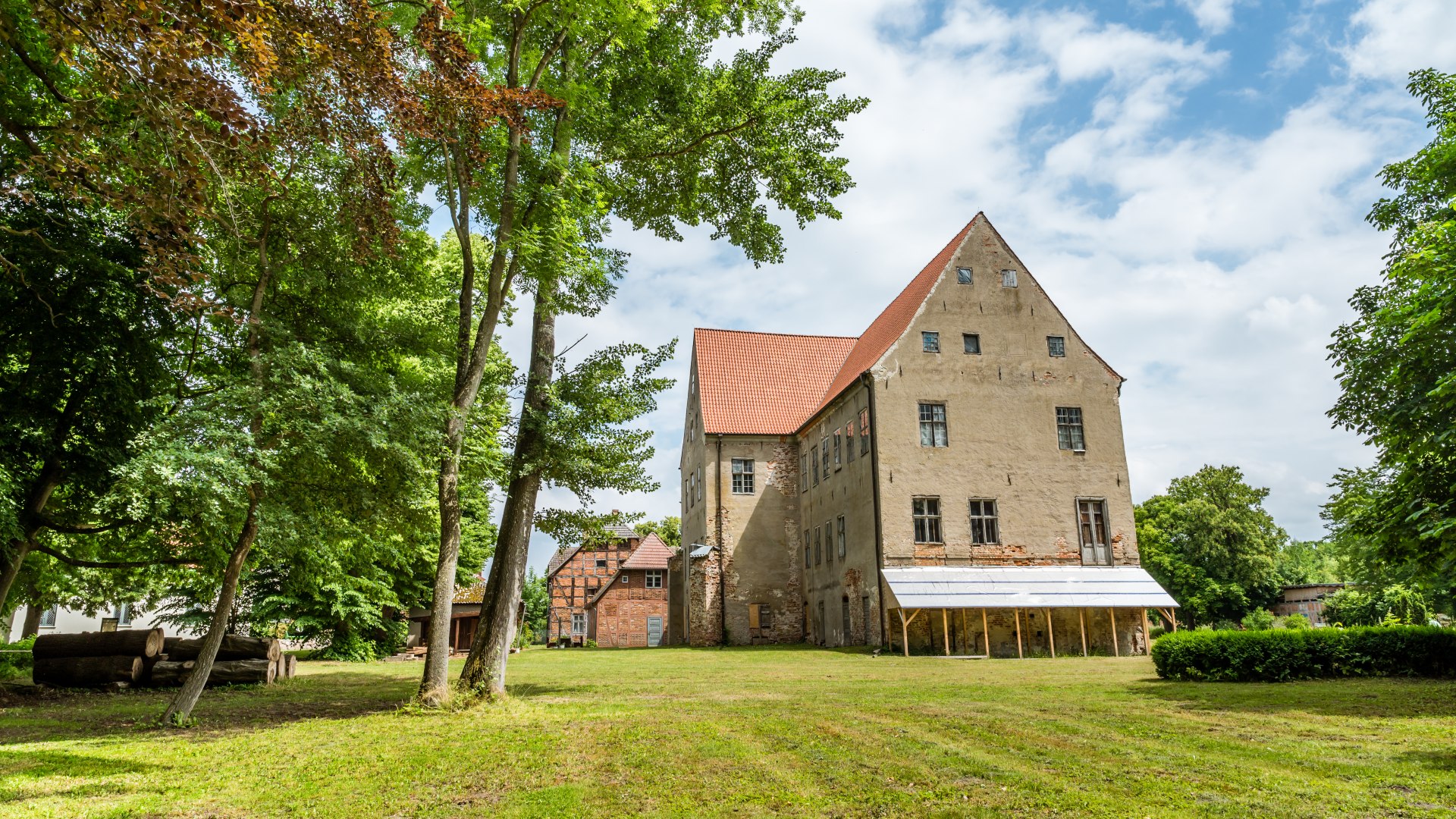 Kasteel Ludwigsburg in Loissin. Het wordt gerestaureerd., © TMV/Tiemann