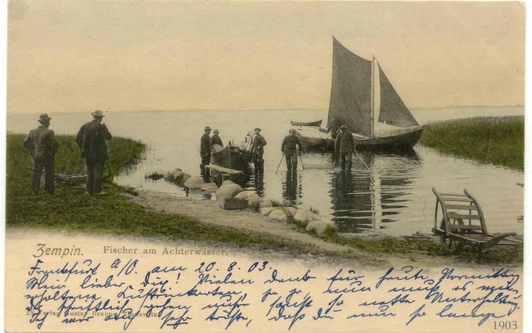 © 01 Fischer am Achterwasser.JPG