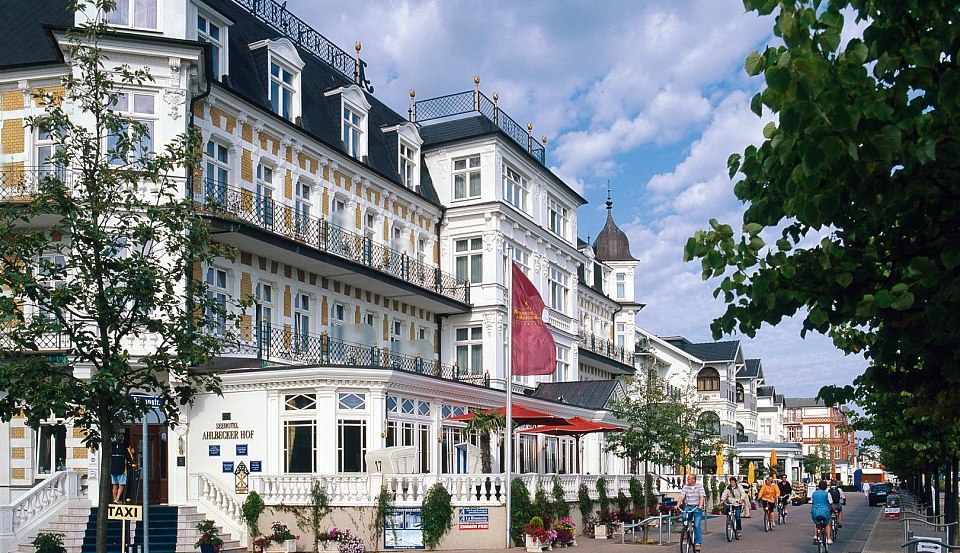The gleaming white resort architecture on Usedom is a very special eye-catcher, © TMV/Grundner