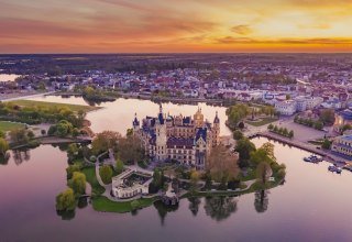 Dreamlike location: Scherin Castle on a small island in Schwerin Lake, © SSGK MV / Timm Allrich