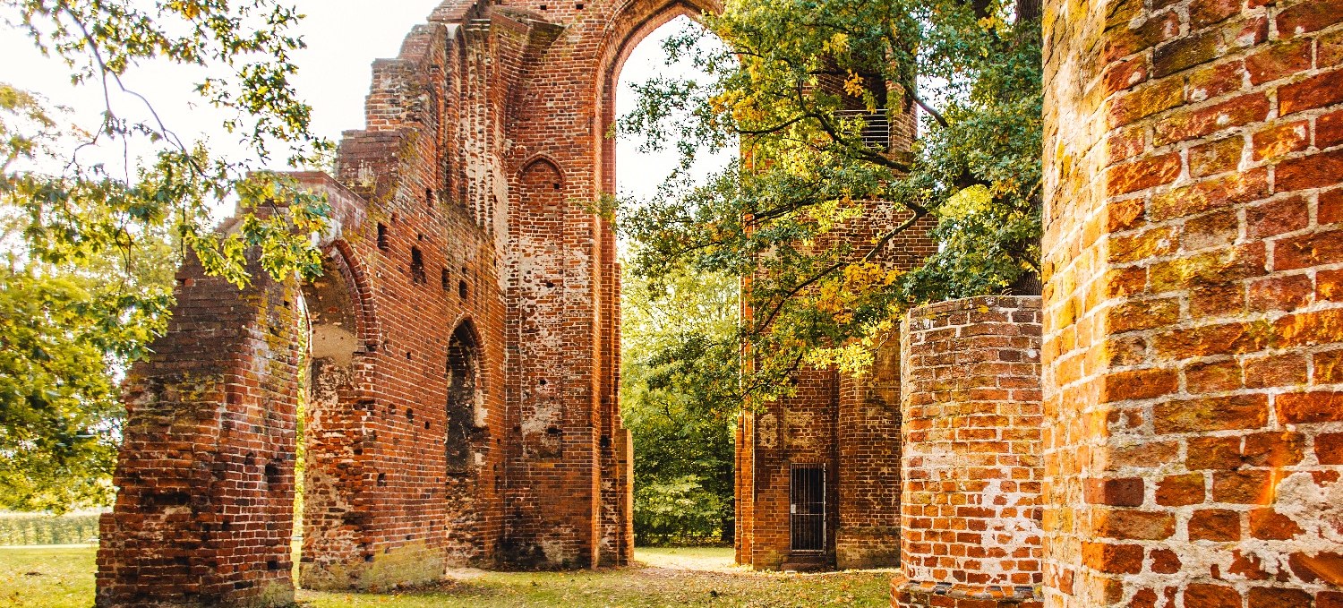 Landmark of Greifswald and achieved world fame by romanticist Caspar David Friedrich: The Eldena monastery ruins., © Wally Pruß