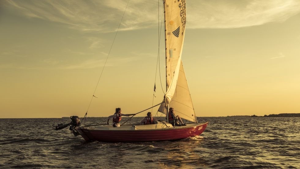 Enjoying the tranquility of the evening hours on our sailboats., © Florian Melzer / im-jaich