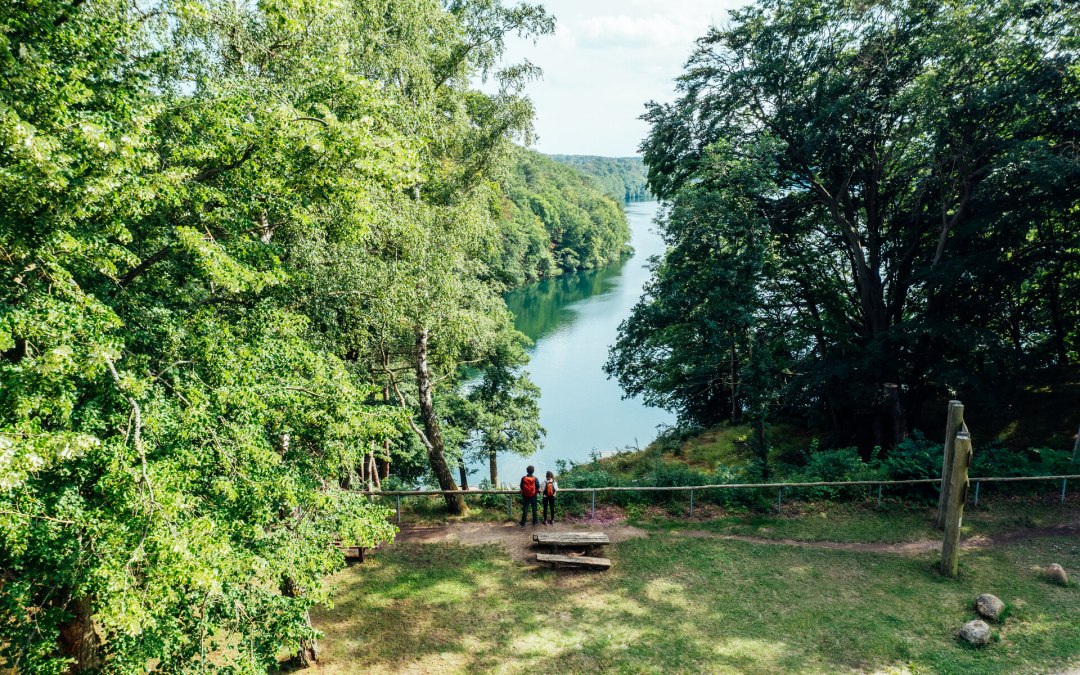 Hiking on the Nature Park Trail along the Narrow Luzin River, © TMV/Gänsicke