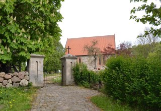 Entrance area with view of the church, © Lutz Werner