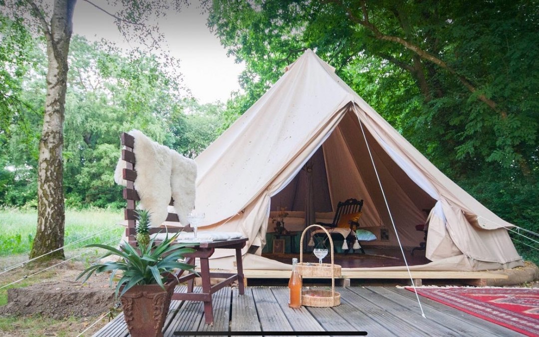 Glamping in the park of the manor house Scharpzow, © Nina Hollensteiner