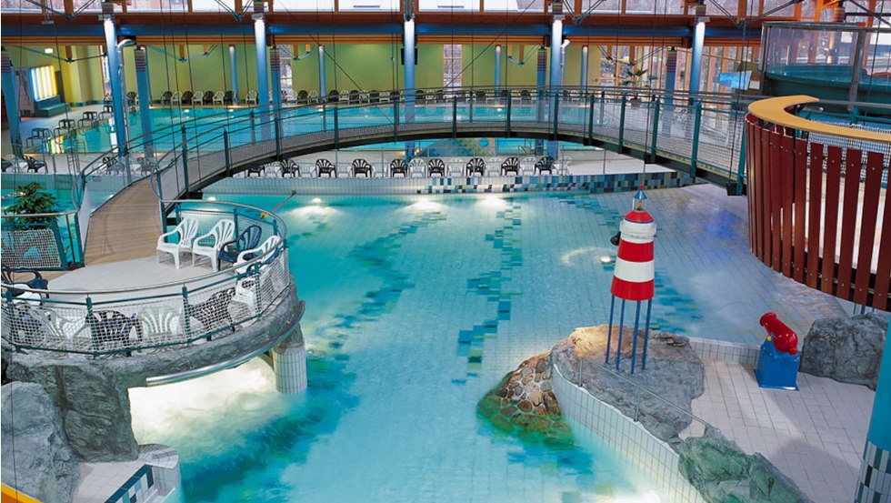 View from the gallery towards the adventure wave pool, © Wonnemar Wismar