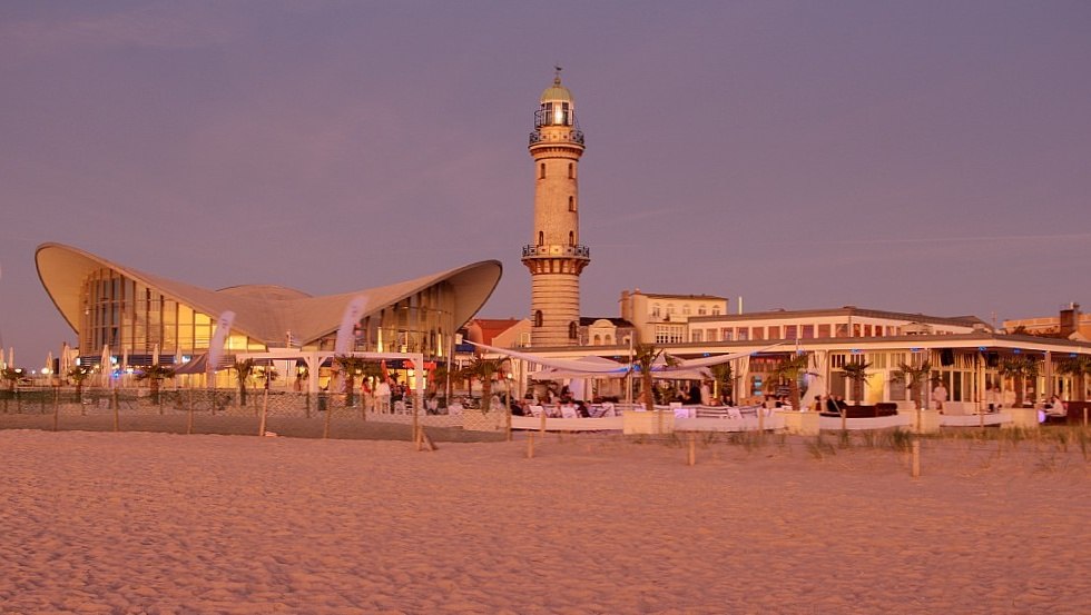 Warnemünde landmark - lighthouse and teapot, © Carsten Pescht