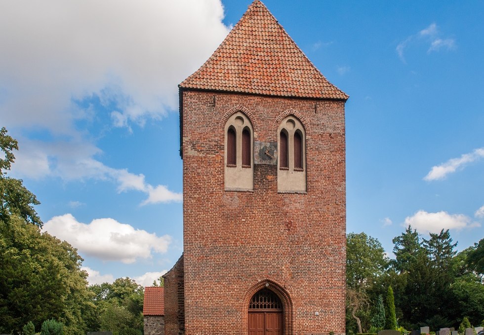 Tower side of the church Old Karin, © Frank Burger