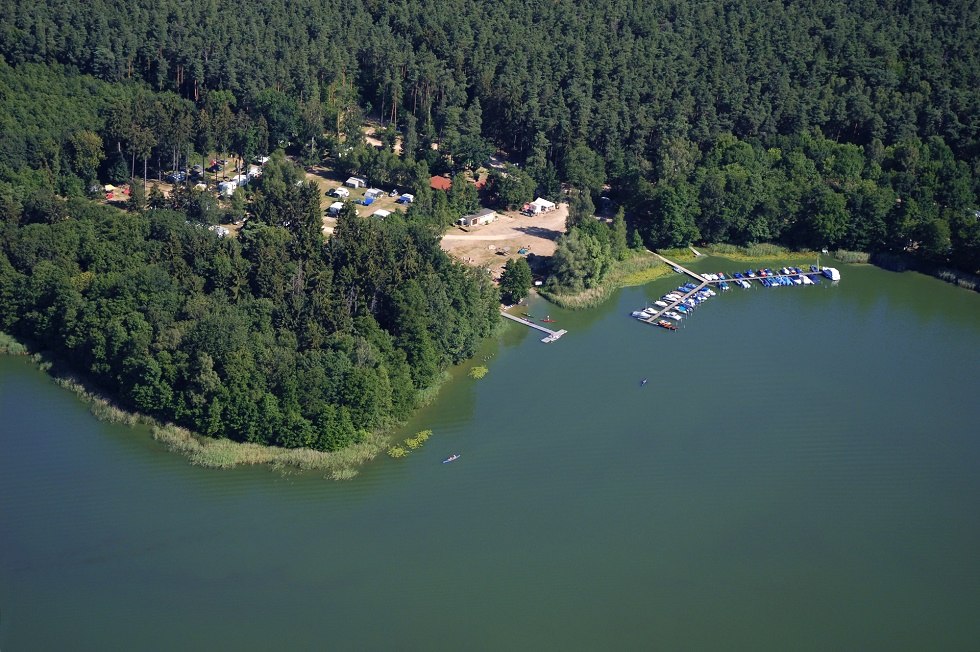 The campsite is located in the middle of vast forests directly on the lake., © Haveltourist