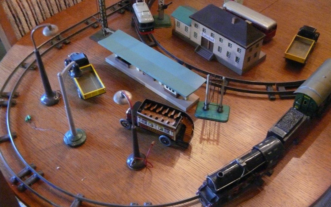 Model railroad track 0 - 100 years old, © Peter Ramsch