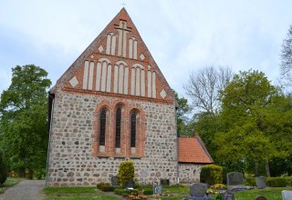 View of the church, back wall with three windows and gable, © Lutz Werner