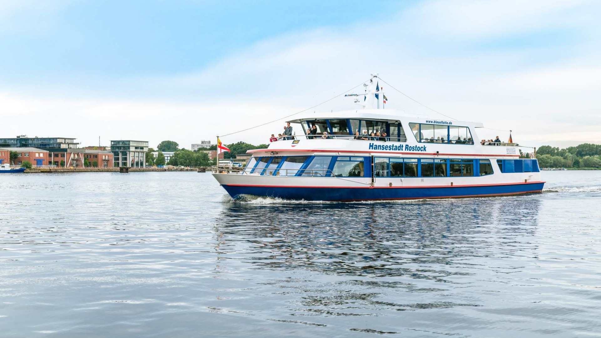 Een havenrondvaart op de "MS Hansestadt Rostock" is een must, © TMV/Tiemann Een havenrondvaart op de "MS Hansestadt Rostock" is een must, © TMV/Tiemann