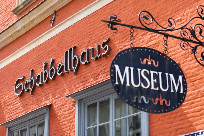 Fasada Schabbellhaus z czerwonej cegły, © Hansestadt Wismar, Christoph Meyer (paperheroes)