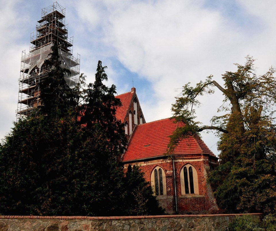 Kasnevitz church (currently under reconstruction), © Tourismuszentrale Rügen