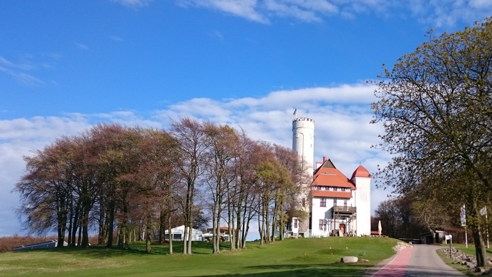 Zamek Ranzow można zobaczyć z daleka, © TMV/Bodieschek