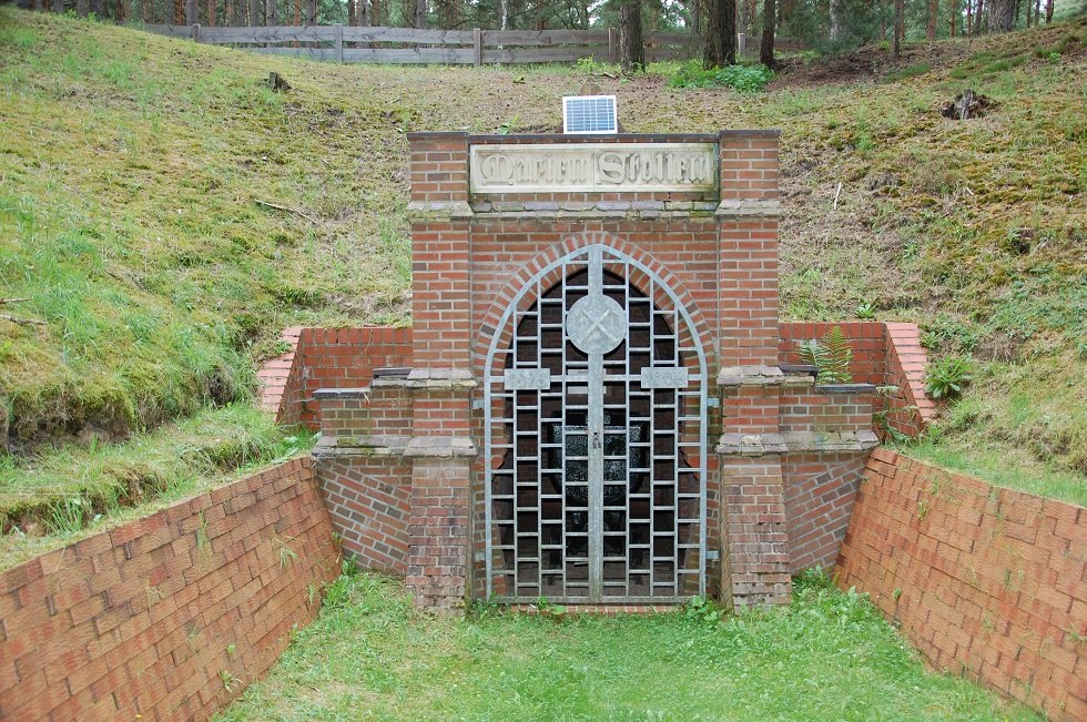 Odrestaurowany wylot tunelu Marienstollen przypomina o górnictwie w pobliżu Malliß., © Gabriele Skorupski
