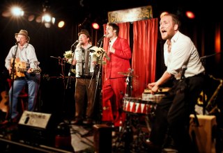 © GANKINO CIRCUS