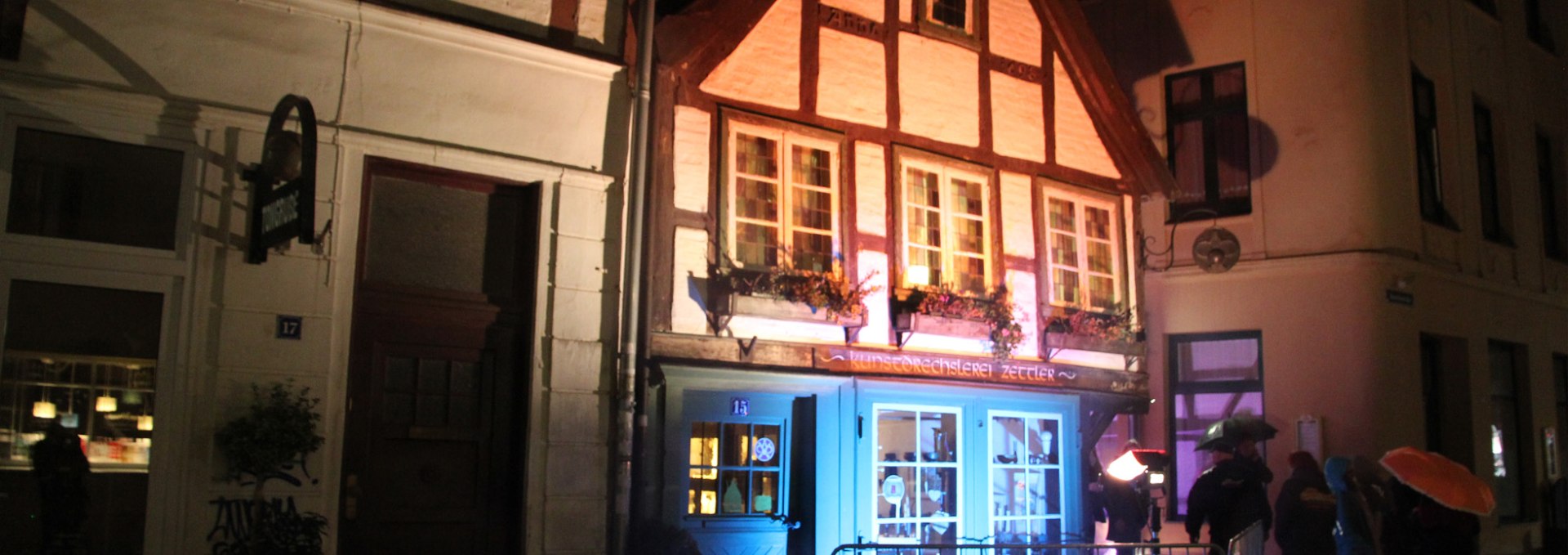 Illuminated façade in the old town, © Catharina Groth