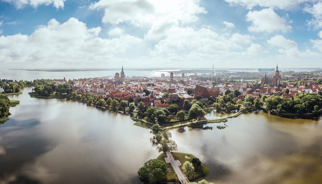Wspaniały widok na hanzeatyckie miasto Stralsund., © TMV/Gänsicke