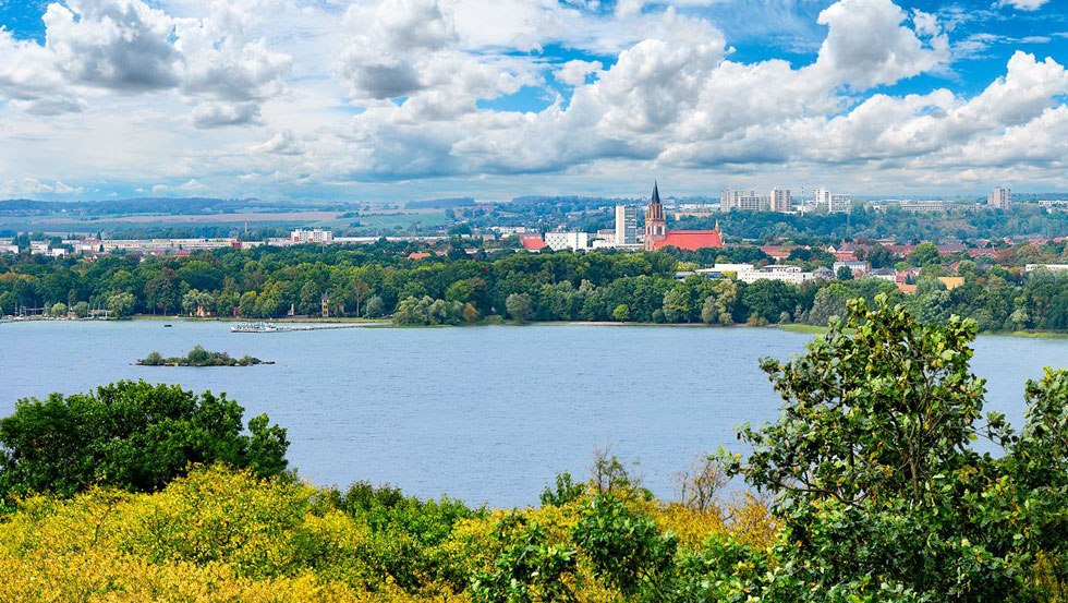 View of the city of Neubrandenburg located directly on the Tollensesee lake, © Nico Schüler