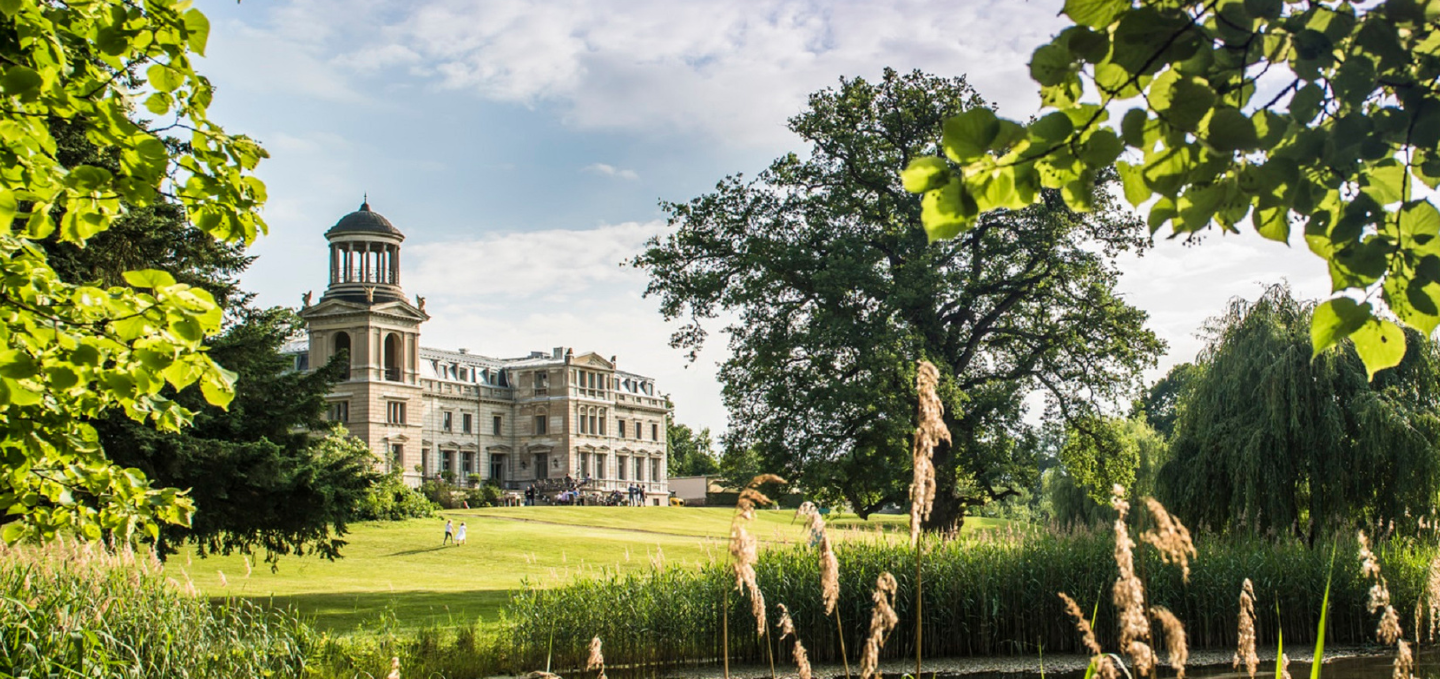 Kasteelpark met uitzicht op kasteel Kaarz, © ©Stefan von Stengel