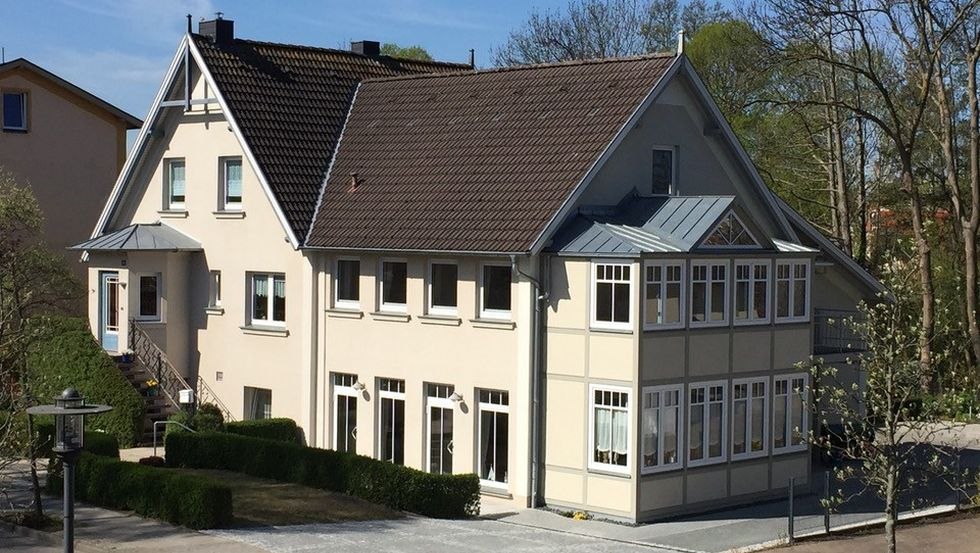 Frontview Beach House, © © Urban