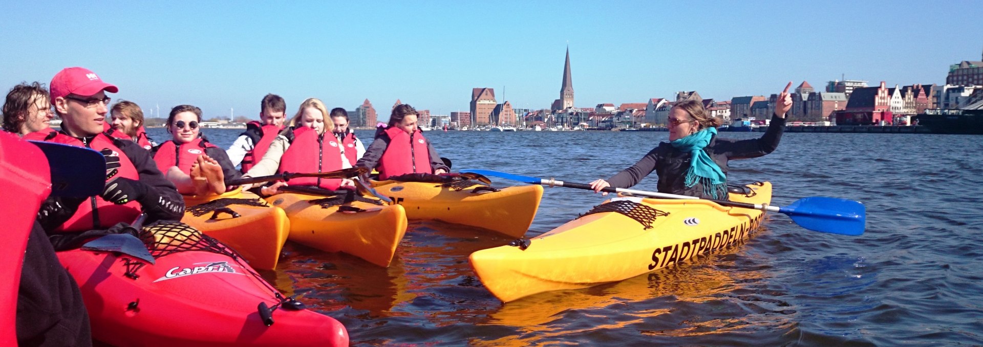 Paddling group with guide, © Ronald Kley
