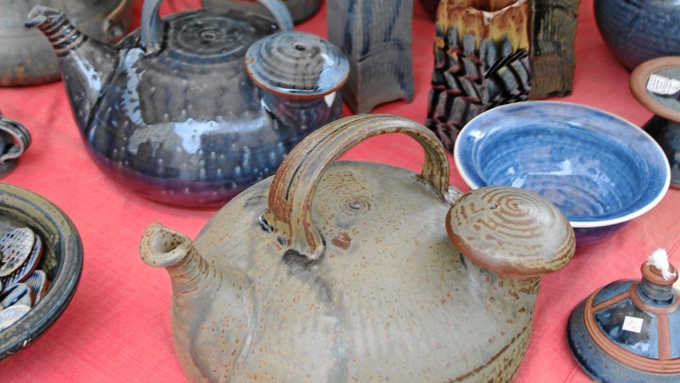 Market stall ceramics, © Monika Finck