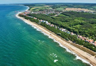 Kühlungsborn and its ideal surfing spots from the air, © Touristik-Service-Kühlungsborn GmbH