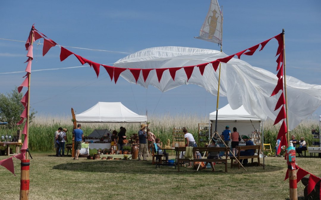 Pottery market at Althagen harbor, © Thomas Löber-Buchmann