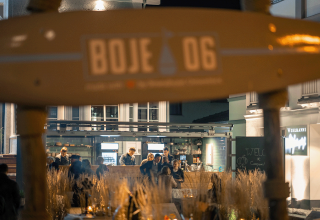 BOJE06 Garden with food container and barbecue station, © Strandhotel Ostseeblick