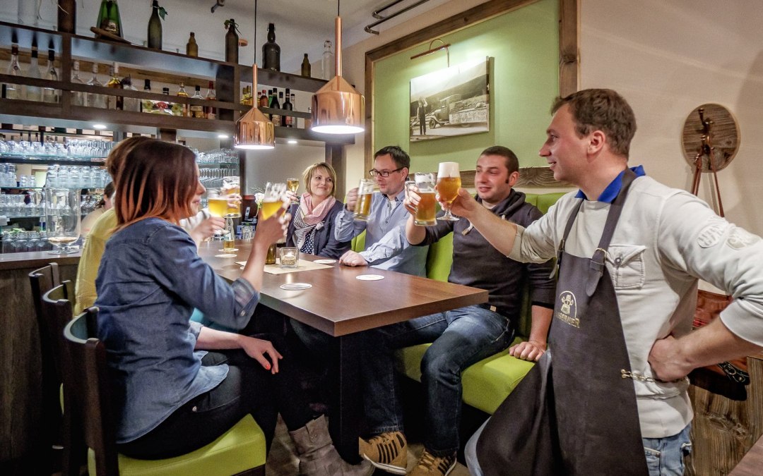 Satisfied guests are the brewer's reward., © Darßer BRAUHAUS