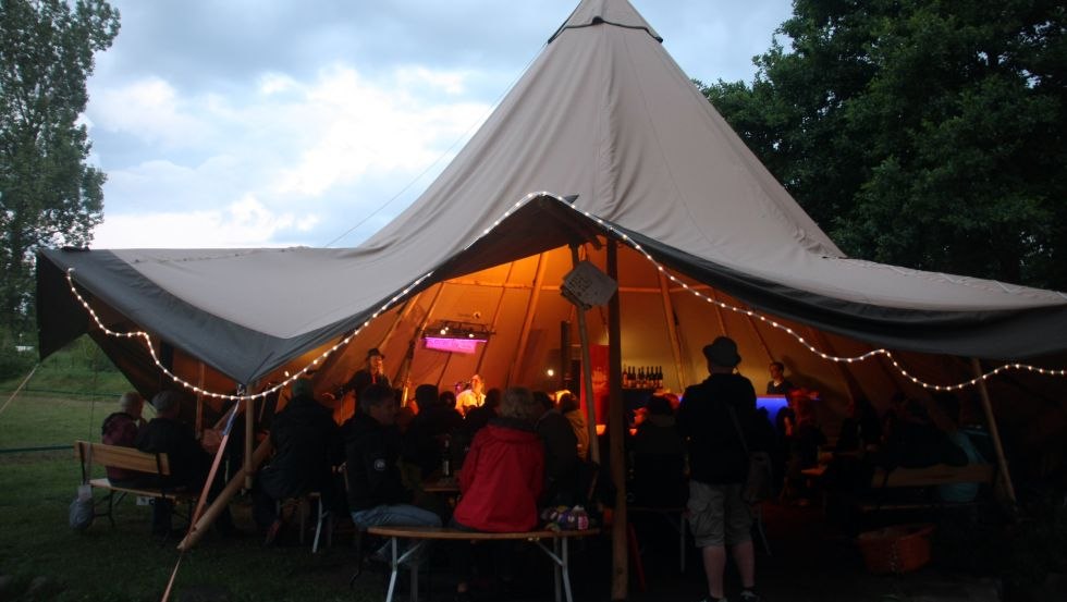 The flexible Eventtipi offers space for up to 70 people, © ruhepuls Sporttouristik/Bermes