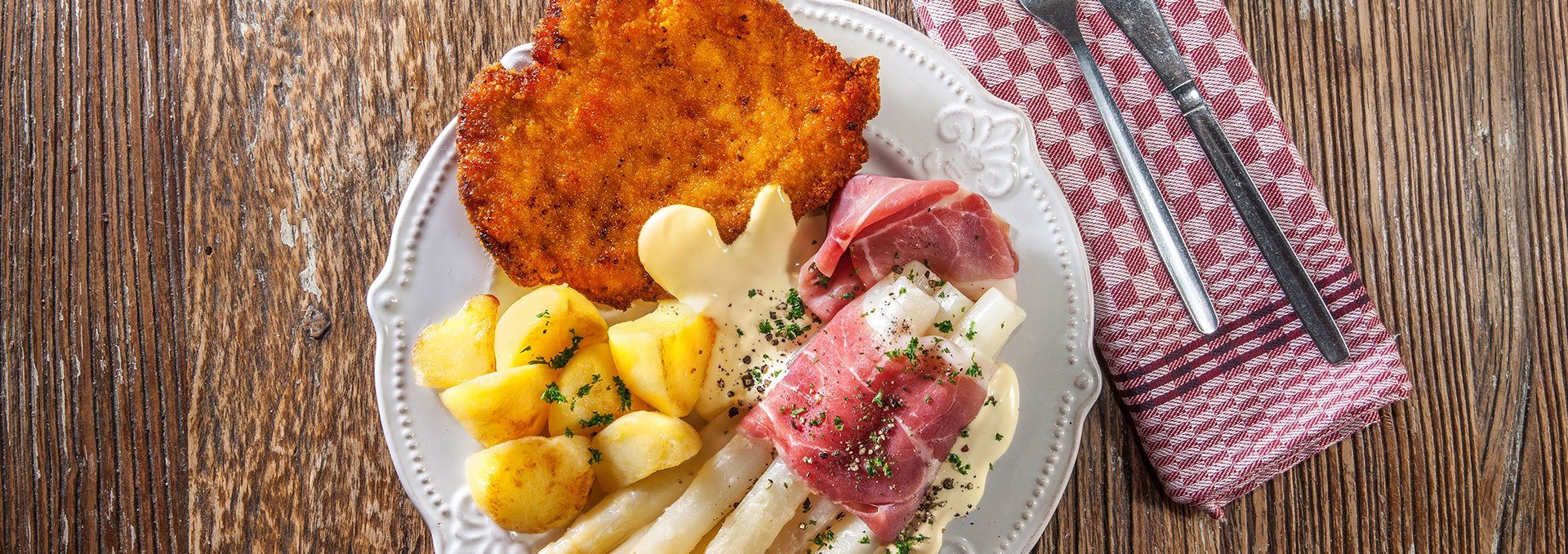 Asparagus with schnitzel