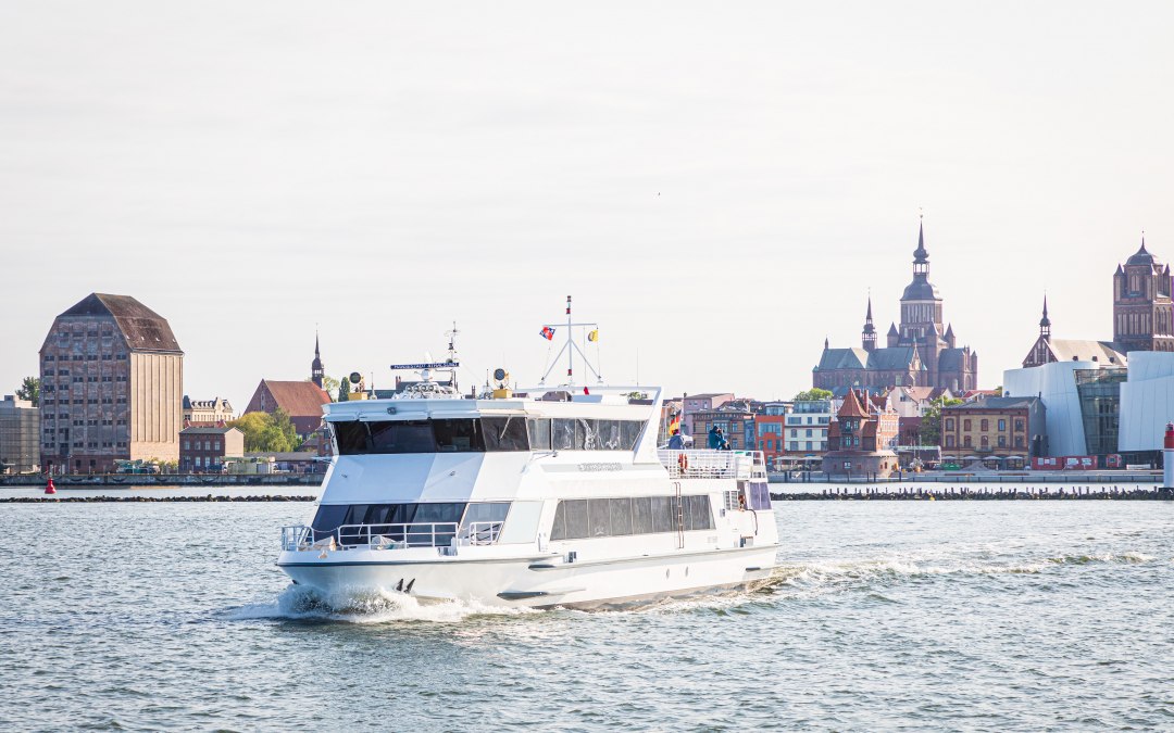 Experience the island of Hiddensee on a day trip from Stralsund., © Weiße Flotte GmbH