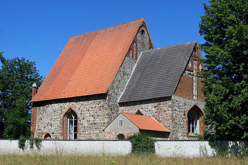 Widok kościoła Stoltenhagen z zewnątrz, © Sabrina Wittkopf-Schade