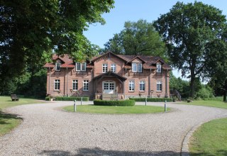 Exterior view of Settin manor house, © Resort Gut Settin