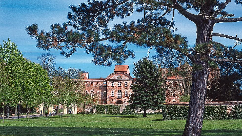Von einem der bedeutensten Klöster und größten  Renaissance Schlösser Mecklenburg-Vorpommerns blieben nur noch die Grundmauer übrig, © TMV/Legrand