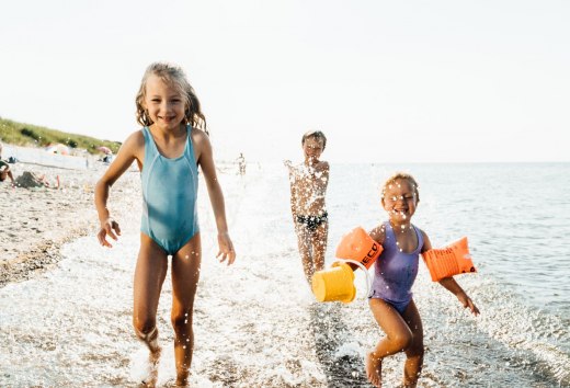 Een zeereis is erg leuk - zelfs in klein formaat op het strand van de Oostzee in Warnemünde, © TMV/Werk3