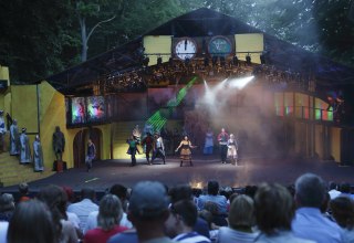 Scène uit de theatershow "Vineta", © KoehlerVorpommersche Landesbühne