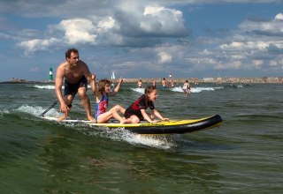 HW-Shapes has a versatile offer in the field of Stand-Up Paddling. From individual and group lessons to organized tours, corporate and student events, and multi-day camping tours on the SUP. More information is available here at www.sup-rostock.de., © © Matthias Marx | HW-Shapes