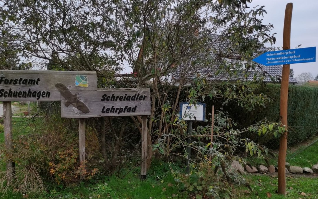 Entrance sign to the lesser spotted eagle course and nature trail at the forestry office Schuenhagen, © Liv E. Ipsen