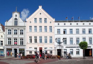 Directly on the market square of the UNESCO World Heritage city of Wismar, © arcona Management GmbH_Henrike Schönen